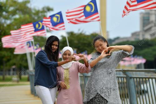 KECERIAAN JALUR GEMILANG