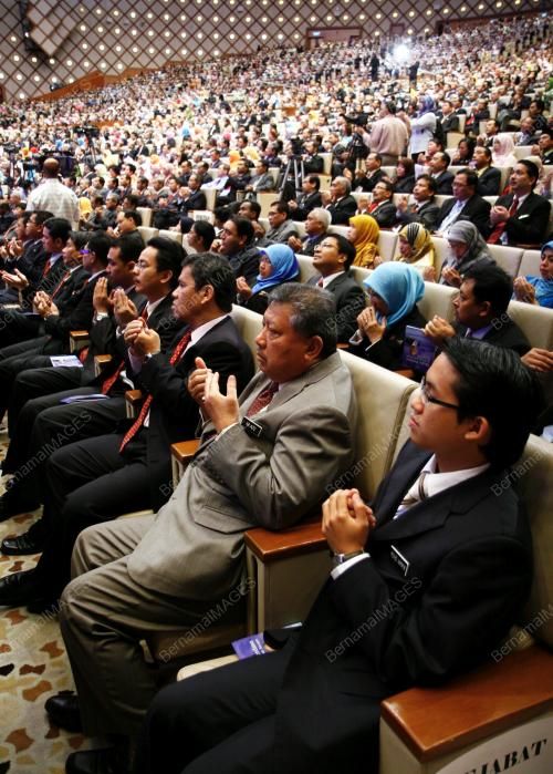 MOHD NAJIB TUN ABDUL RAZAK