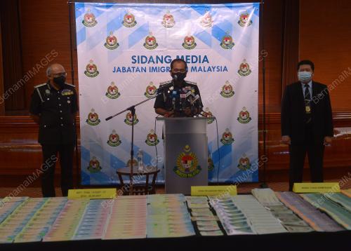 DATUK INDERA KHAIRUL DZAIMEE DAUD
