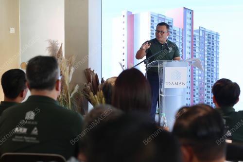 DATUK SERI AMIRUDIN SHARI