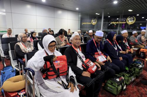 KUMPULAN HAJI PERTAMA