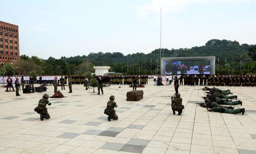RAPTAI ISTIADAT PERBARISAN SAMBUTAN HARI PAHLAWAN
