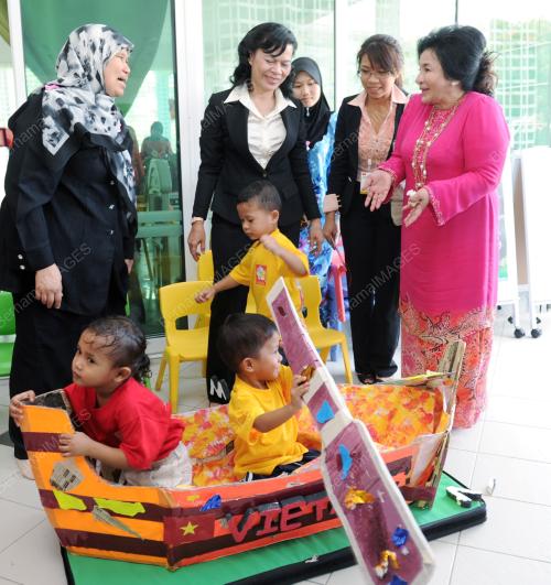 DATIN SERI ROSMAH MANSOR