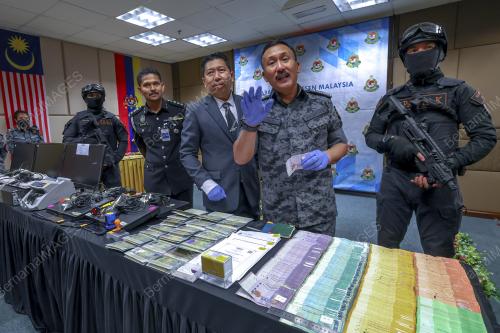 DATUK RUSLIN JUSOH