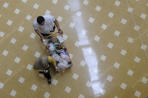 RANGSANG SEMULA PERTUMBUHAN EKONOMI DOMESTIK