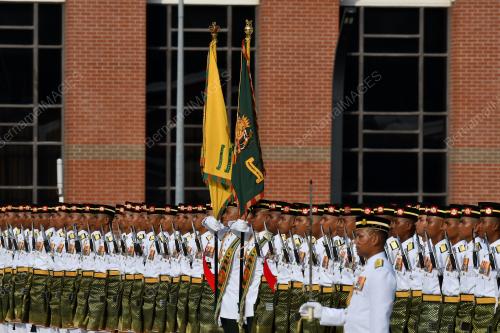 HARI PAHLAWAN