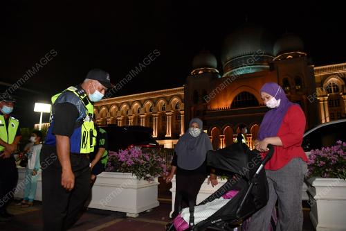 TINJAUAN MALAM TAHUN BARU