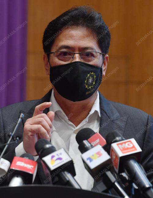 TAN SRI AZAM BAKI