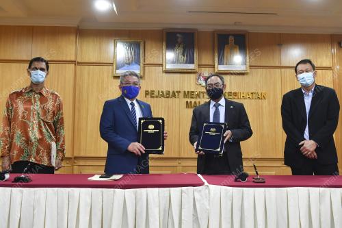 DATUK SERI DR ADHAM BABA