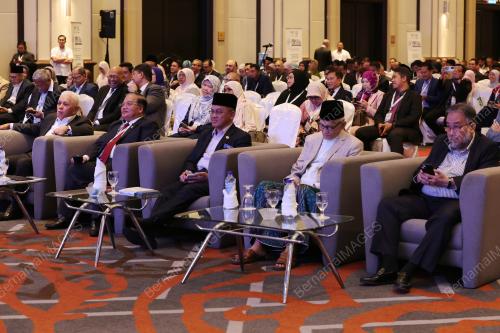DATUK DR MOHD NA'IM MOKHTAR
