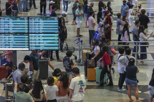 TINJAUAN BALAI KETIBAAN KLIA