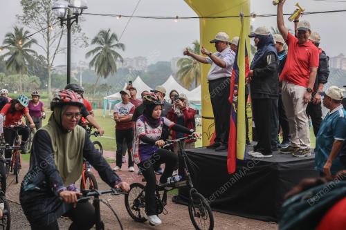 TAN SRI SHAMSUL AZRI ABU BAKAR