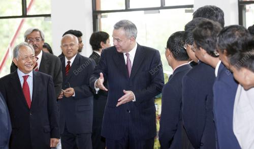 RAJA DR NAZRIN SHAH