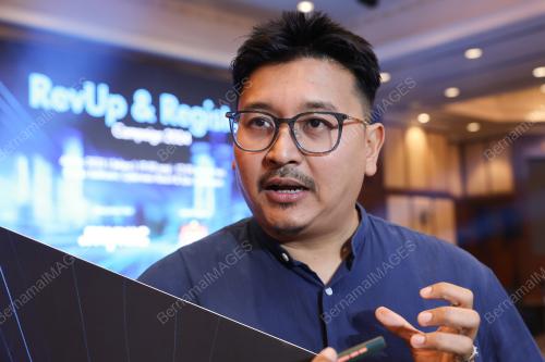 AFHAM AZIZ