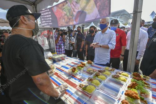DATUK SERI ISMAIL SABRI YAAKOB