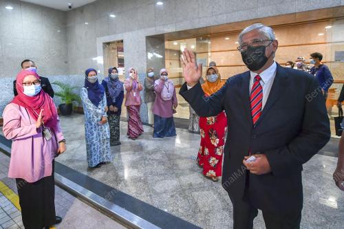 TAN SRI ABU KASSIM MOHAMED