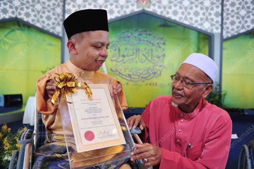 PTJ07_05022012_AGONG
