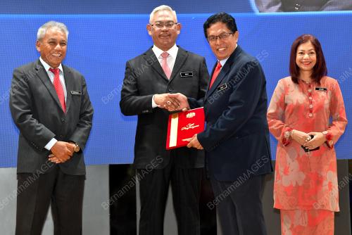 TAN SRI NOH OMAR