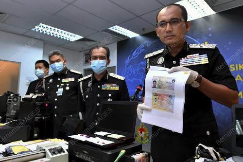 JIM TUMPASKAN SINDIKET PEMALSUAN DOKUMEN