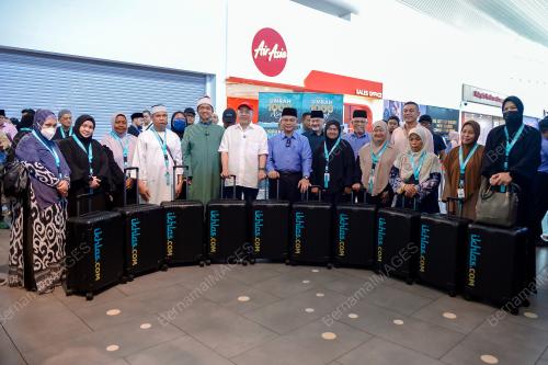 DATUK DR MOHD NAIM MOKHTAR