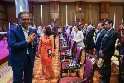 DATUK SERI DR DZULKEFLY AHMAD