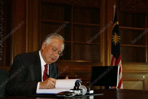 MOHD NAJIB TUN ABDUL RAZAK