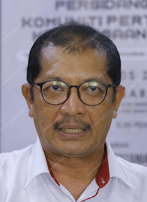PROF DATUK DR MOHD ROSLAN
