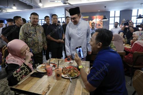 DATUK SERI ANWAR IBRAHIM