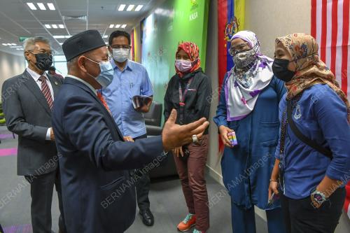 DATUK SERI TUAN IBRAHIM TUAN MAN