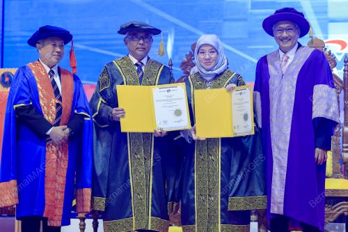 AL-SULTAN ABDULLAH RI'AYATUDDIN AL-MUSTAFA BILLAH SHAH