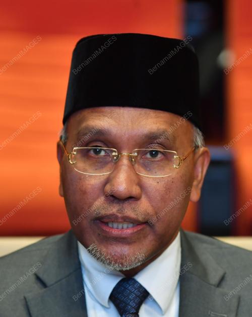 DATUK IDRIS AHMAD