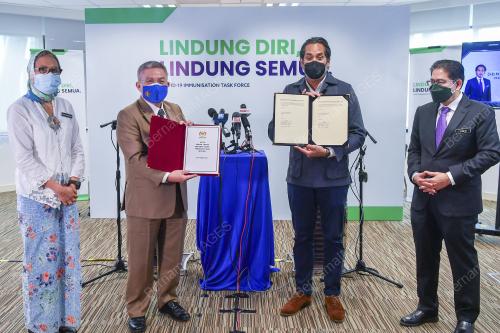 DATUK SERI DR ADHAM BABA & KHAIRY JAMALUDDIN