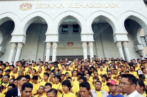 MOHD NIZAR JAMALUDDIN