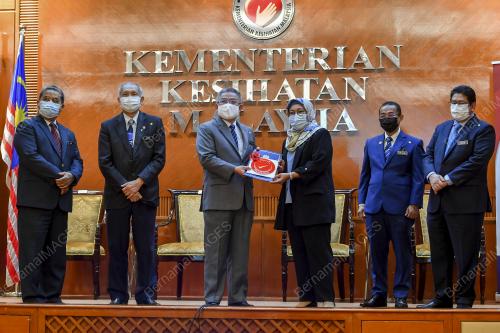 DATUK SERI DR ADHAM BABA