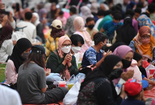 BERBUKA PUASA DI DATARAN PUTRAJAYA