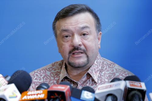 DATUK SERI AMIR HAMZAH AZIZAN