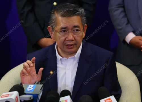 DATUK SERI SALAHUDDIN AYUB