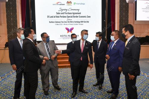 TENGKU DATUK SERI ZAFRUL TENGKU ABDUL AZIZ