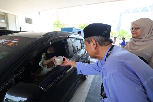 TAN SRI MAHMOOD ADAM