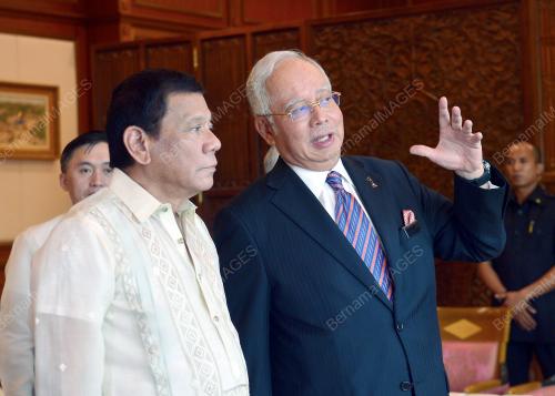 PTJ07_10112016_NAJIB_DUTERTE