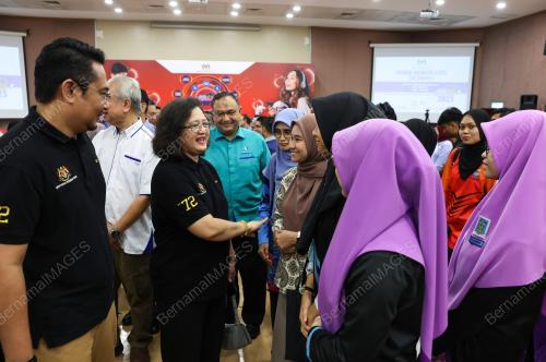PROF DATUK DR AZLINDA AZMAN