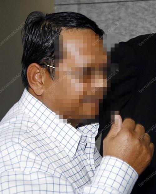 PEGAWAI KANAN JABATAN IMIGRESEN DI REMAN RASUAH