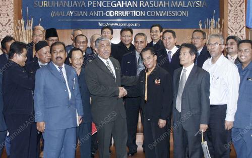 DATUK SERI ABU KASSIM MOHAMED
