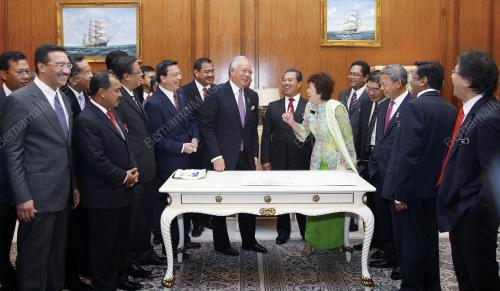 MOHD NAJIB TUN ABDUL RAZAK