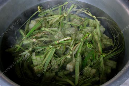 PERSIAPAN RAYA