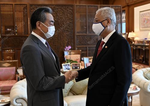 DATUK SERI ISMAIL SABRI YAAKOB