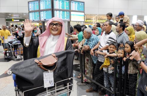 JEMAAH HAJI PERTAMA TIBA