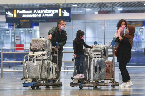 PEMGEMBARA LALUAN UDARA TIBA DI KLIA