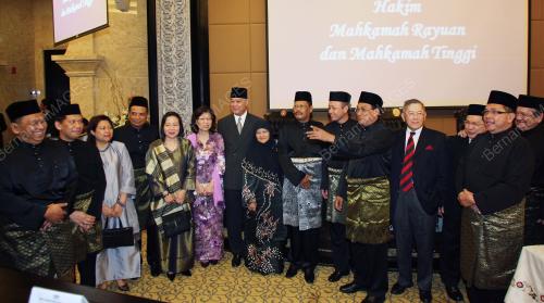 ANGKAT SUMPAH HAKIM