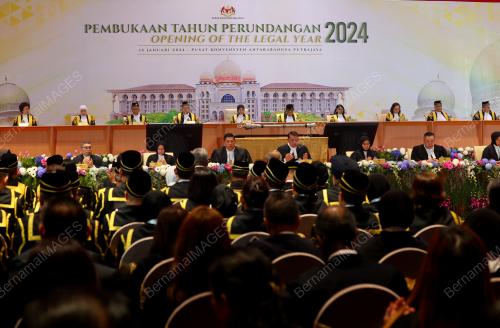 TUN TENGKU MAIMUN TUAN MAT